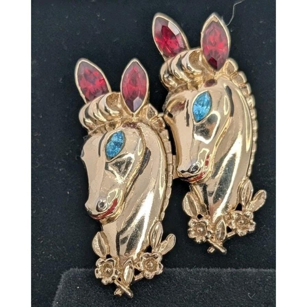 Coro Duette Horse Head Brooch Dress Clips Gold Tone Ruby Red Blue1940s Rare - Picture 4 of 14